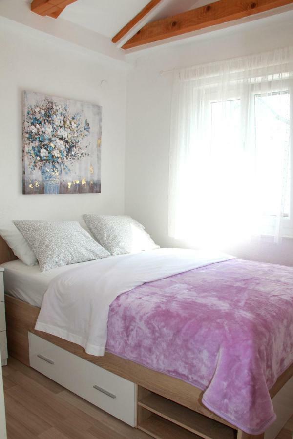 Lari Home Primosten Luaran gambar