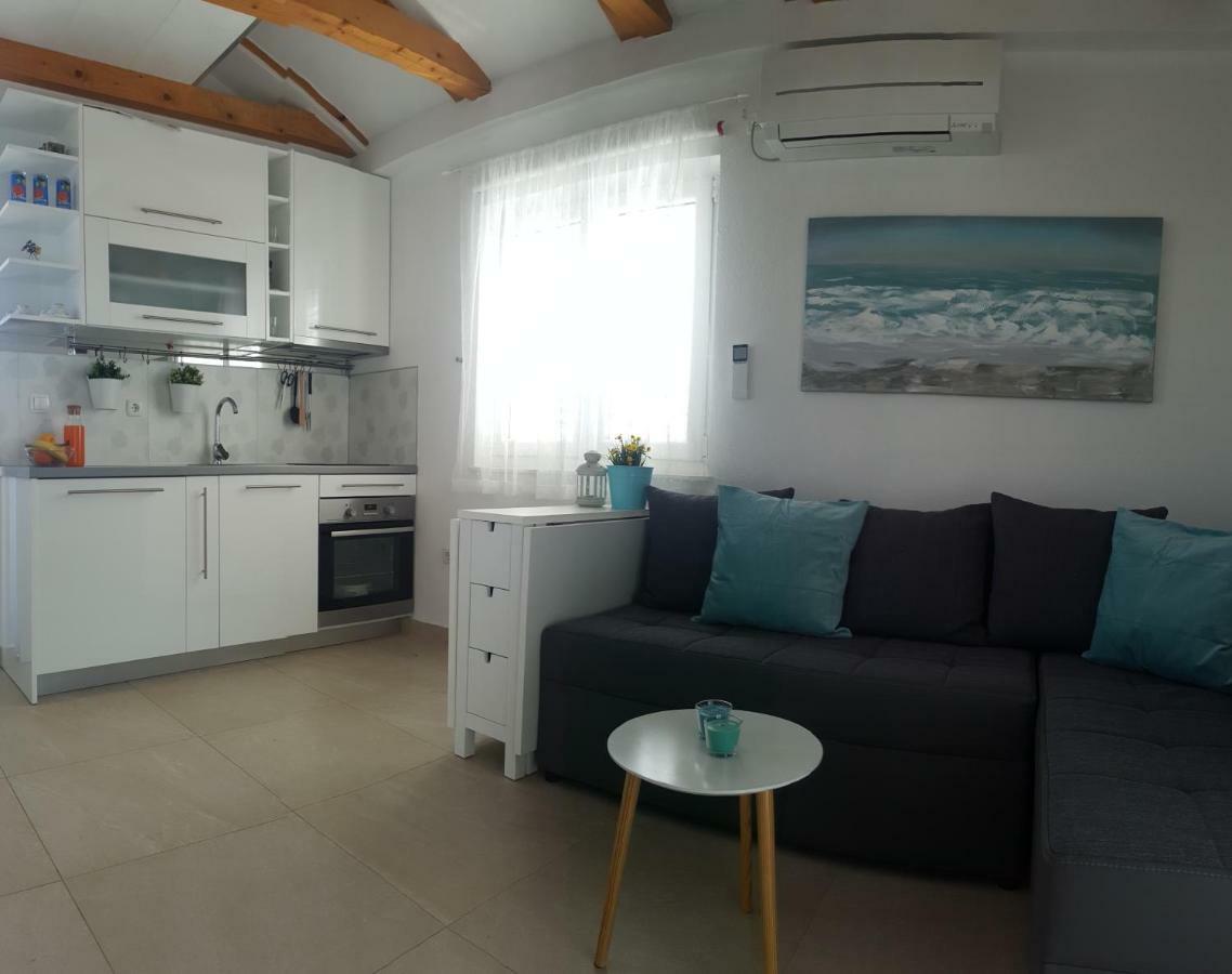 Lari Home Primosten Luaran gambar